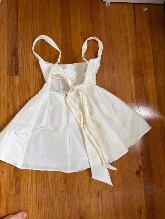 Lucy in the Sky Ivory Satin Fit-and-Flare Dress with Bow - Picture 2 of 3